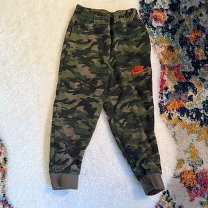 Nike Kids Camo Joggers - size 4t